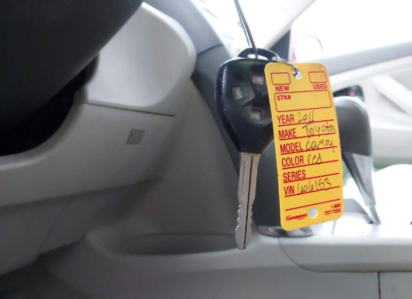 Photo 11 of 2011 Toyota Camry LE (VIN 4T1BF3EK4BU606153)