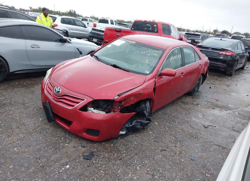 Photo 2 of 2011 Toyota Camry LE (VIN 4T1BF3EK4BU606153)