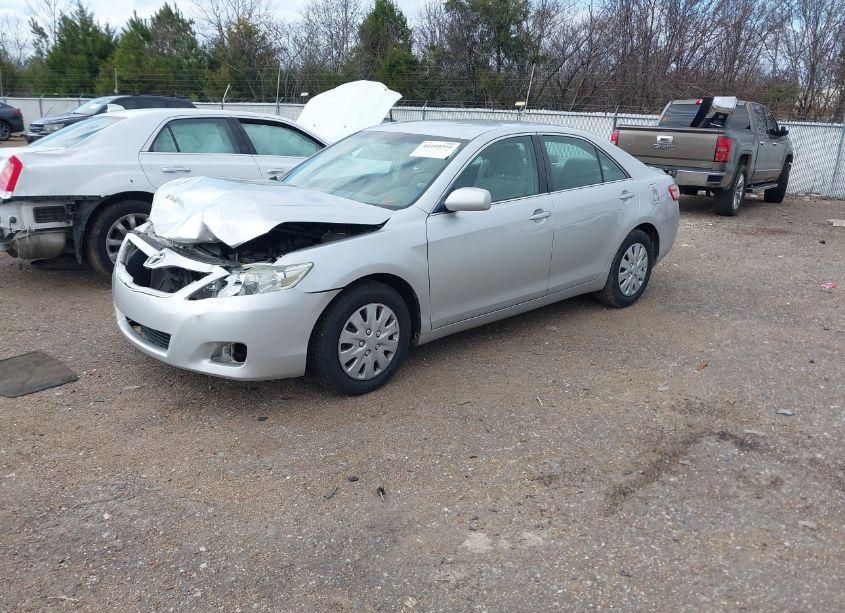 Photo 2 of 2011 Toyota Camry LE (VIN 4T1BF3EK4BU622756)