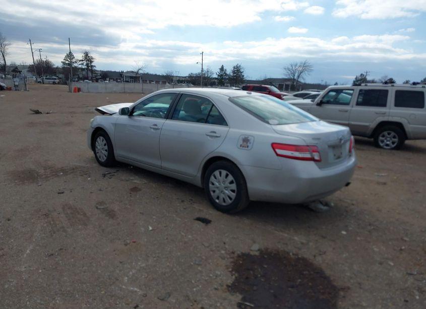 Photo 3 of 2011 Toyota Camry LE (VIN 4T1BF3EK4BU622756)