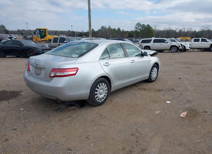 Photo 4 of 2011 Toyota Camry LE (VIN 4T1BF3EK4BU622756)