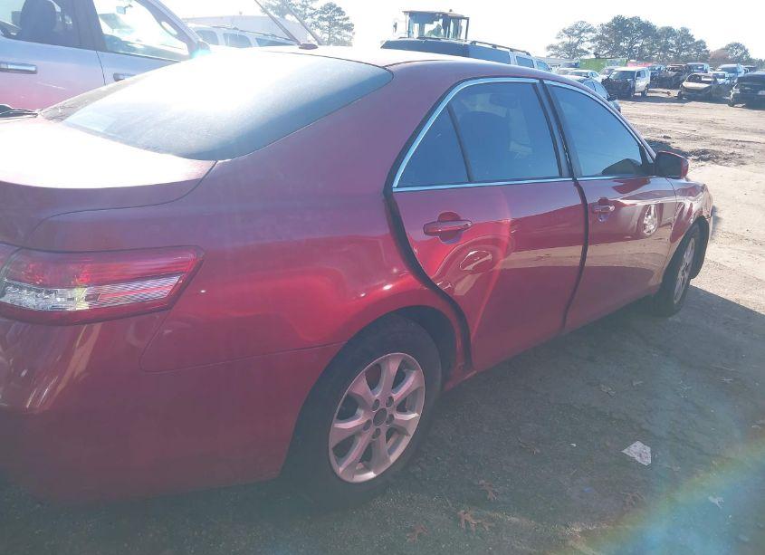 Photo 4 of 2011 Toyota Camry LE (VIN 4T1BF3EK4BU624183)