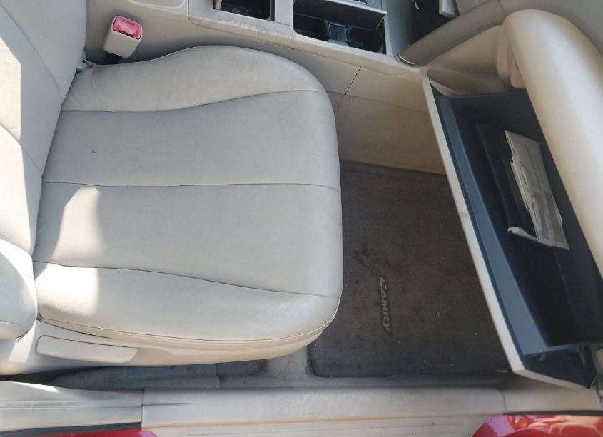 Photo 5 of 2011 Toyota Camry LE (VIN 4T1BF3EK4BU624183)