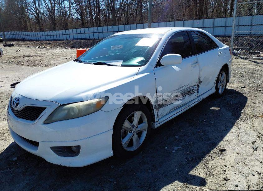 Photo 2 of 2011 Toyota Camry SE (VIN 4T1BF3EK4BU625558)