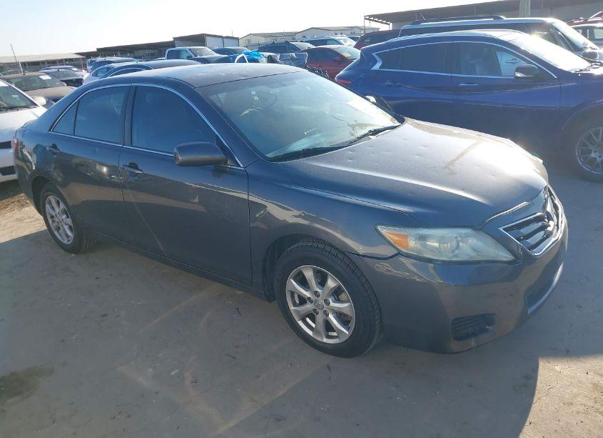2011 Toyota Camry LE (VIN 4T1BF3EK4BU632171) main photo