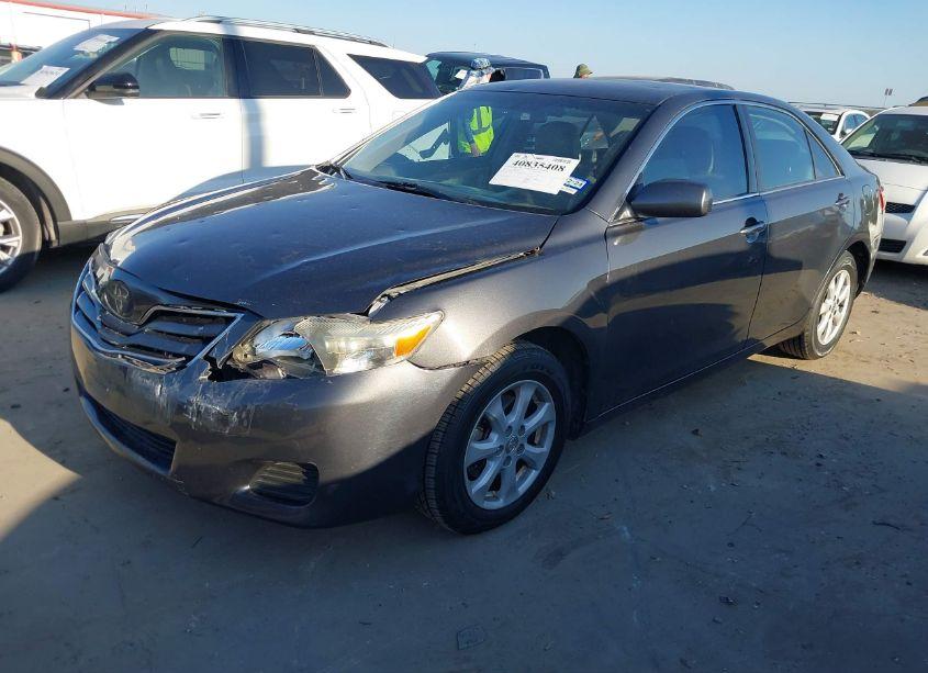 Photo 2 of 2011 Toyota Camry LE (VIN 4T1BF3EK4BU632171)