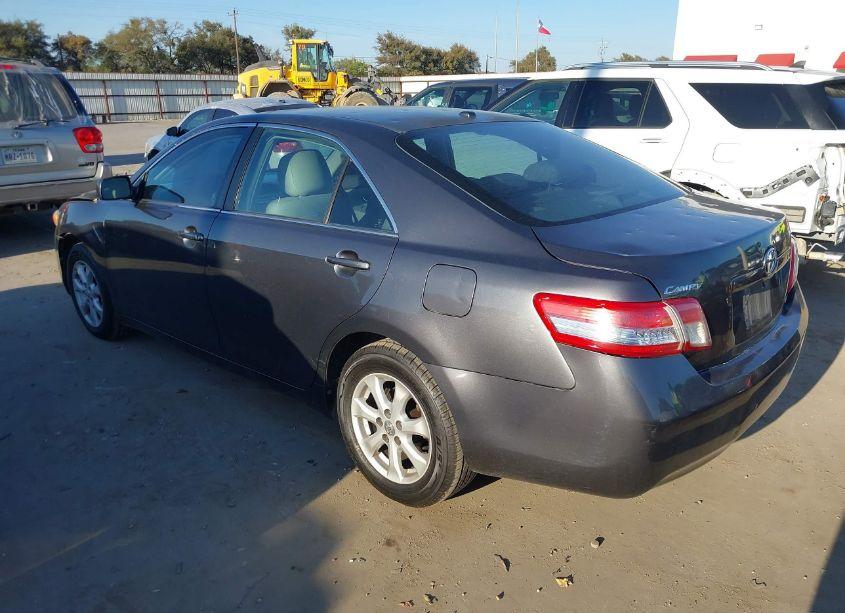 Photo 3 of 2011 Toyota Camry LE (VIN 4T1BF3EK4BU632171)