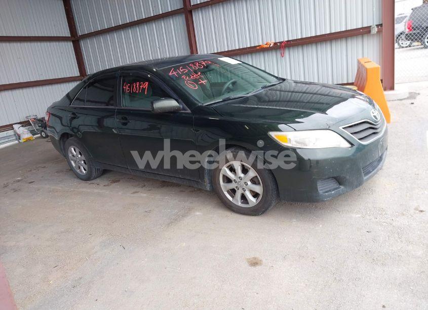 2011 Toyota Camry LE (VIN 4T1BF3EK4BU635300) main photo