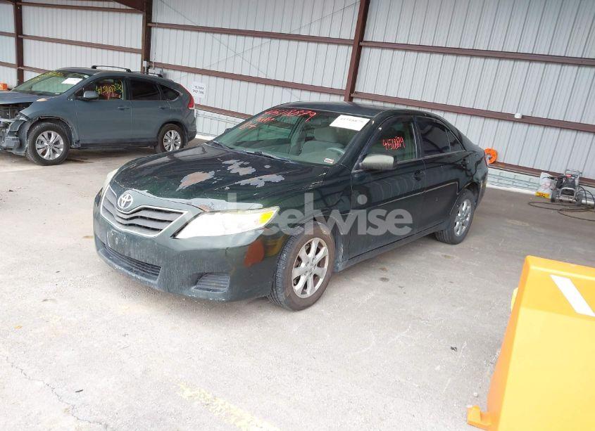 Photo 2 of 2011 Toyota Camry LE (VIN 4T1BF3EK4BU635300)