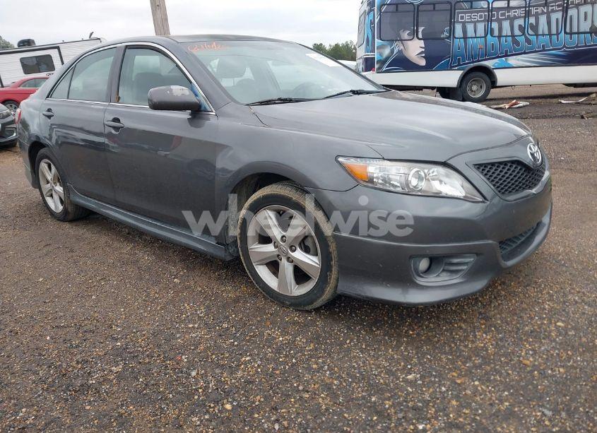 2011 Toyota Camry SE (VIN 4T1BF3EK4BU638553) main photo