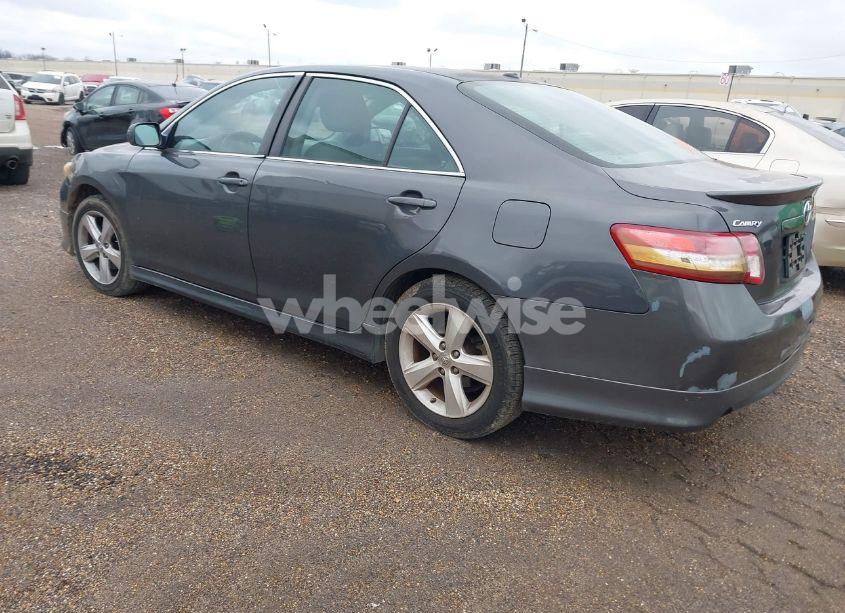 Photo 3 of 2011 Toyota Camry SE (VIN 4T1BF3EK4BU638553)
