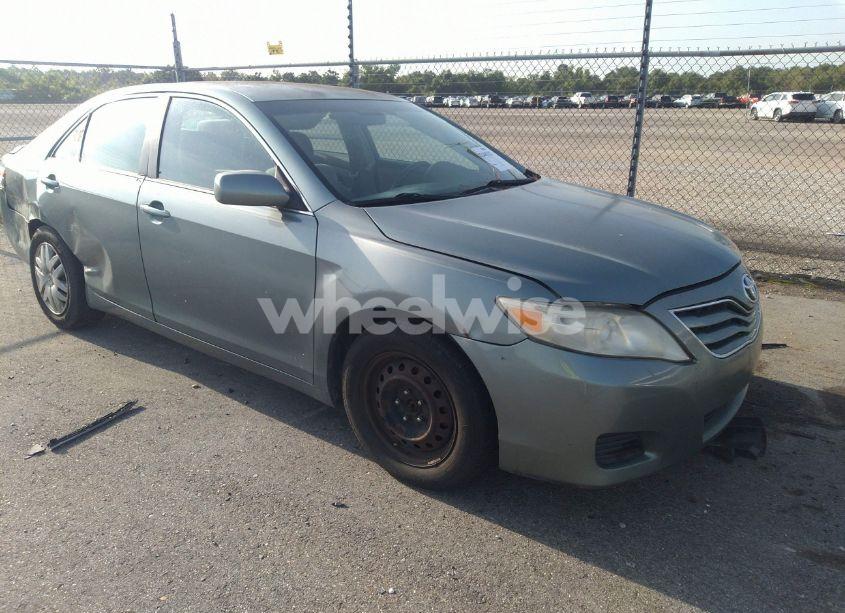 2011 Toyota Camry LE (VIN 4T1BF3EK4BU684674) main photo