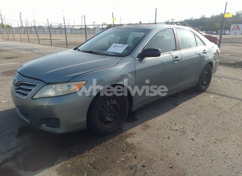 Photo 2 of 2011 Toyota Camry LE (VIN 4T1BF3EK4BU684674)