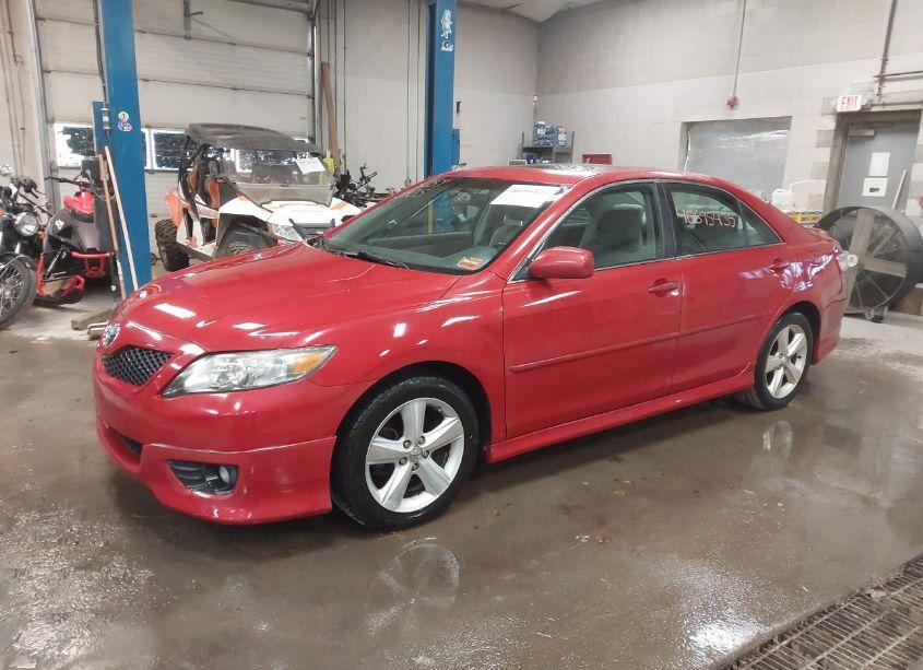 Photo 2 of 2011 Toyota Camry SE (VIN 4T1BF3EK4BU695416)