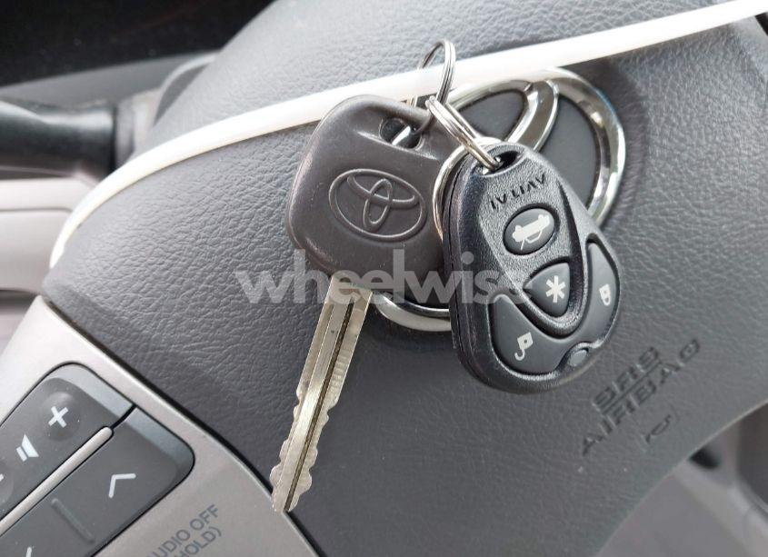 Photo 11 of 2011 Toyota Camry (VIN 4T1BF3EK4BU698851)