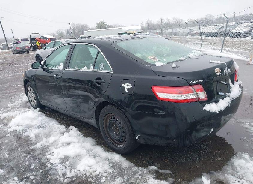 Photo 3 of 2011 Toyota Camry LE (VIN 4T1BF3EK4BU724770)