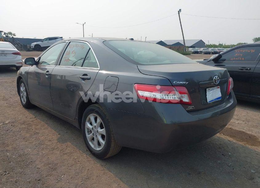 Photo 3 of 2011 Toyota Camry LE (VIN 4T1BF3EK4BU728107)