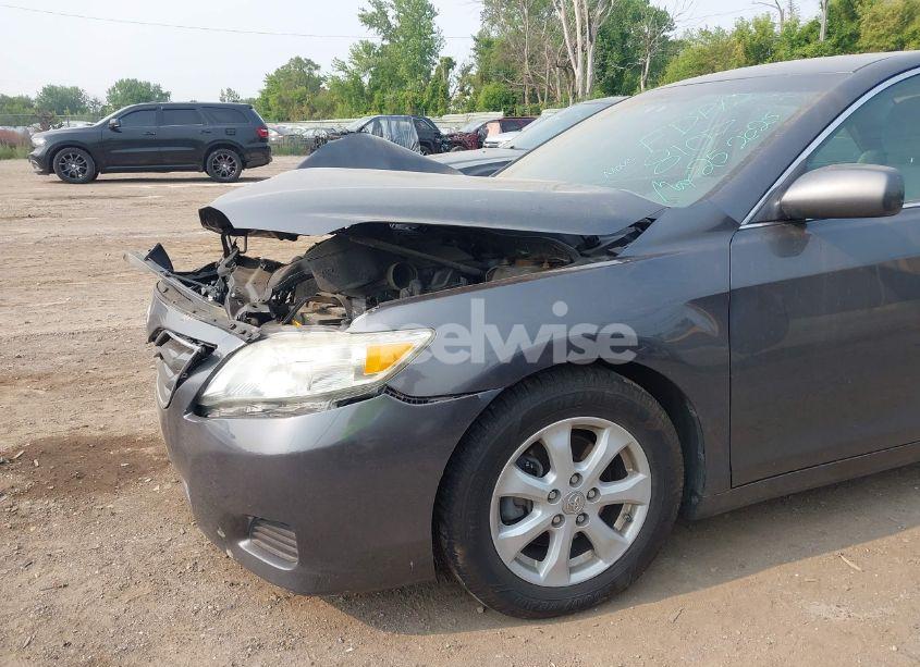 Photo 6 of 2011 Toyota Camry LE (VIN 4T1BF3EK4BU728107)