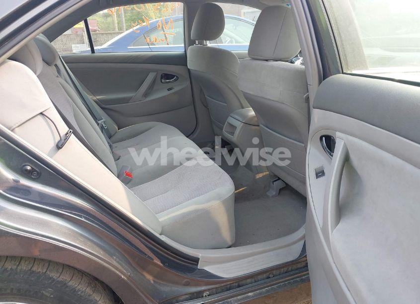 Photo 8 of 2011 Toyota Camry LE (VIN 4T1BF3EK4BU728107)