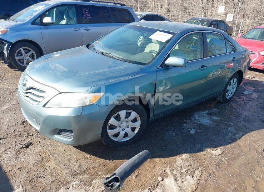 Photo 2 of 2011 Toyota Camry LE (VIN 4T1BF3EK4BU728351)