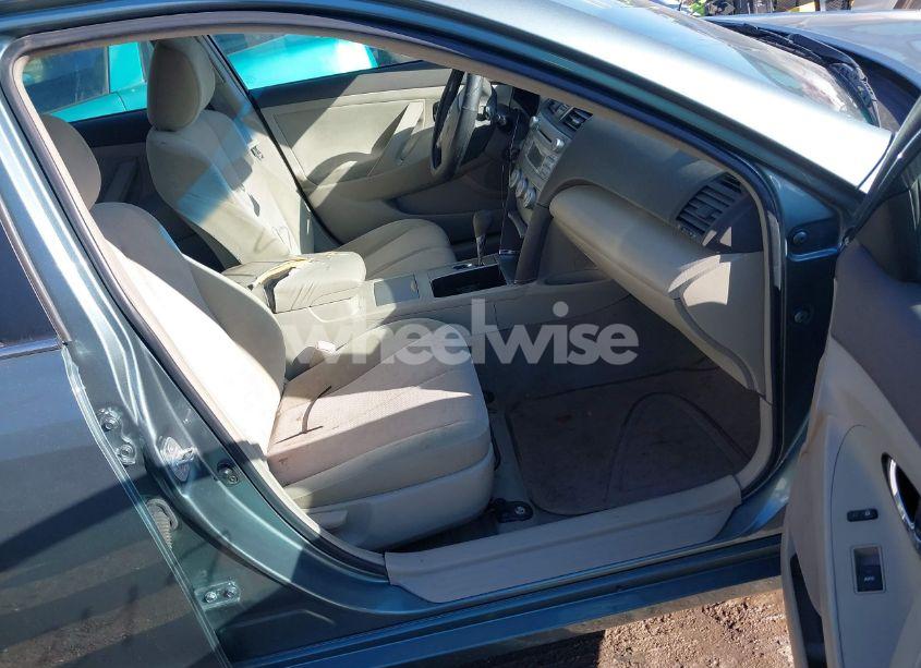 Photo 5 of 2011 Toyota Camry LE (VIN 4T1BF3EK4BU728351)