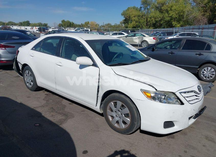 2011 Toyota Camry LE (VIN 4T1BF3EK4BU740242) main photo