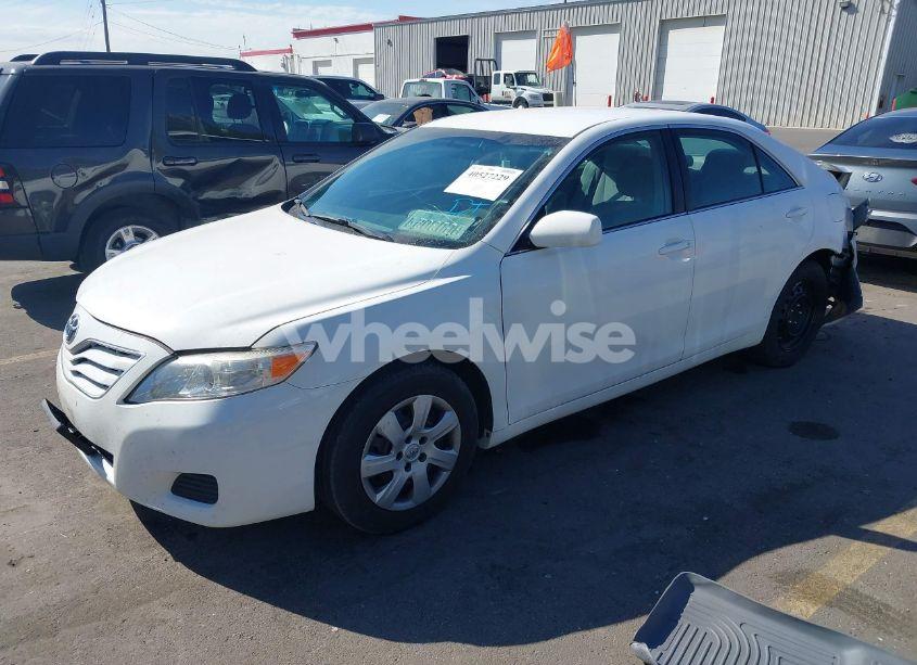 Photo 2 of 2011 Toyota Camry LE (VIN 4T1BF3EK4BU740242)