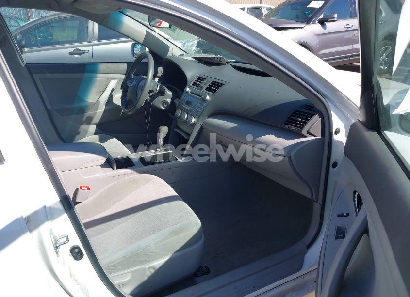 Photo 5 of 2011 Toyota Camry LE (VIN 4T1BF3EK4BU740242)