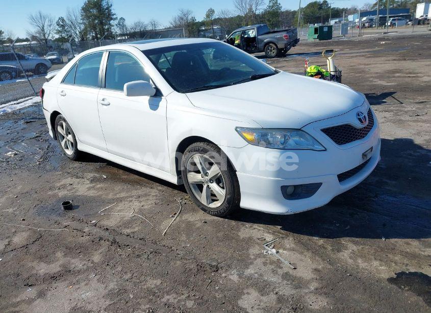 2011 Toyota Camry SE (VIN 4T1BF3EK4BU741052) main photo