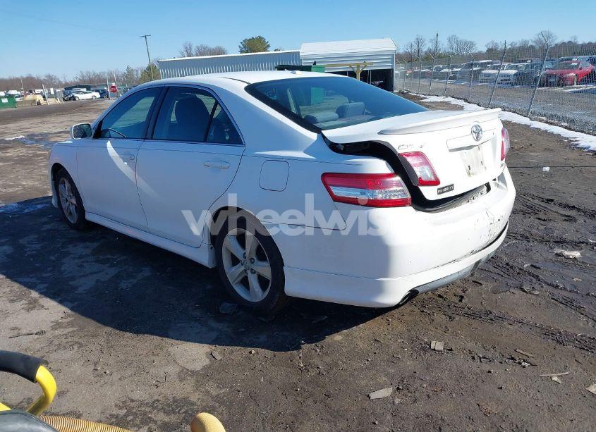 Photo 3 of 2011 Toyota Camry SE (VIN 4T1BF3EK4BU741052)