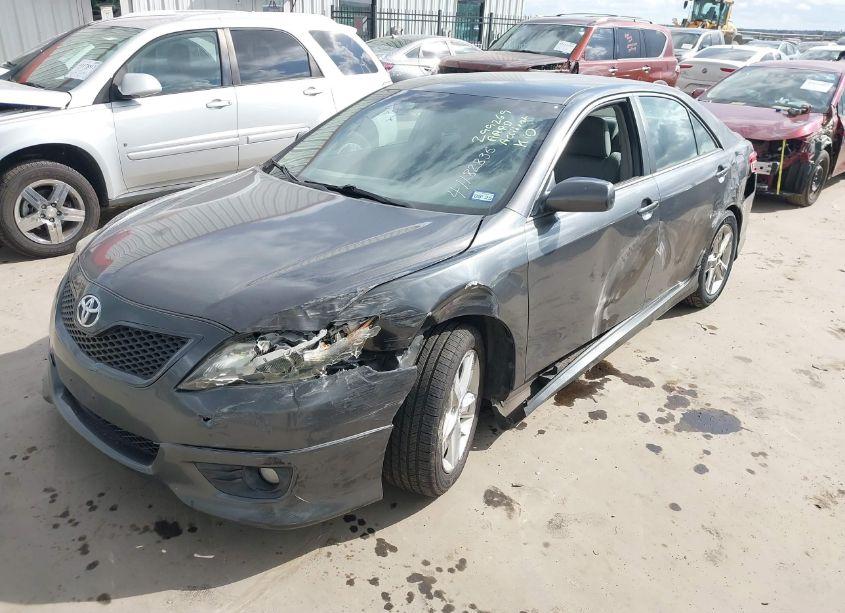 Photo 2 of 2011 Toyota Camry SE (VIN 4T1BF3EK4BU753363)