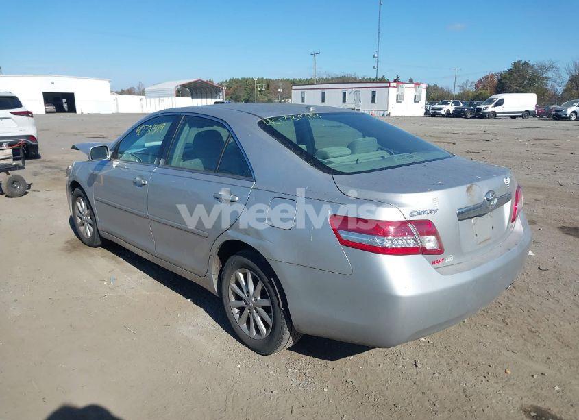 Photo 3 of 2011 Toyota Camry XLE (VIN 4T1BF3EK4BU762323)