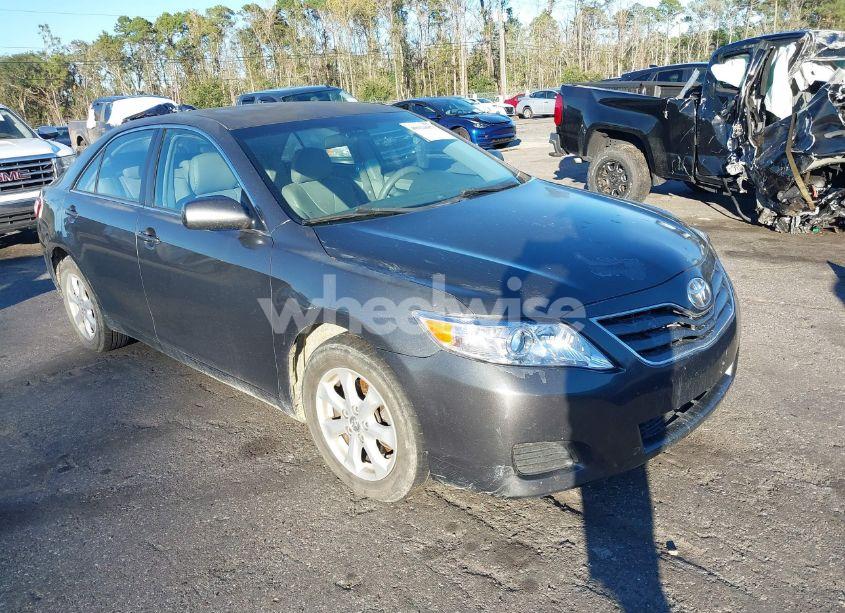 2011 Toyota Camry LE (VIN 4T1BF3EK4BU763116) main photo