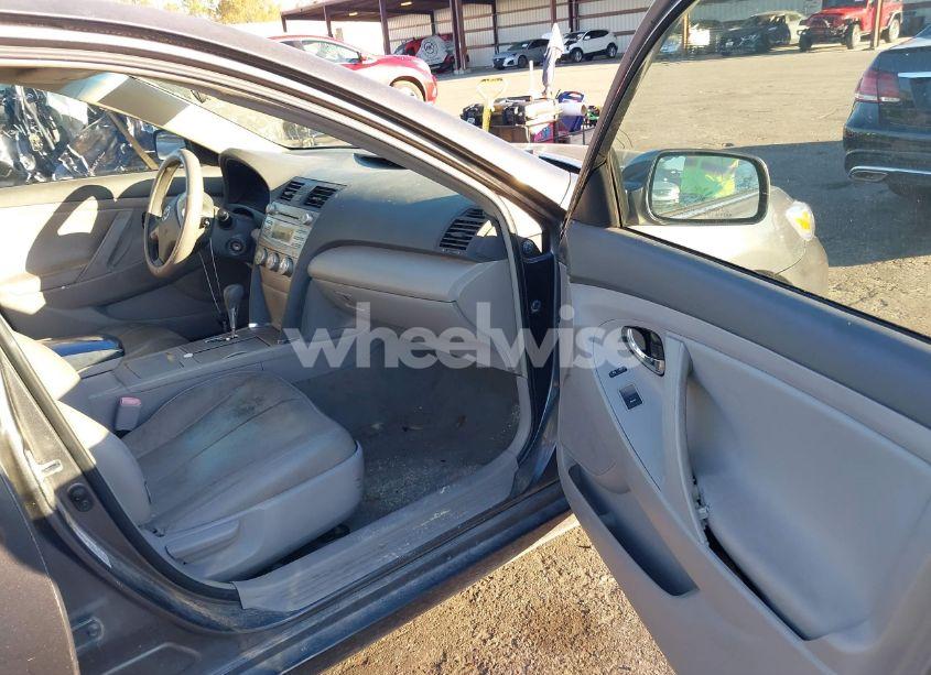 Photo 5 of 2011 Toyota Camry LE (VIN 4T1BF3EK4BU763116)