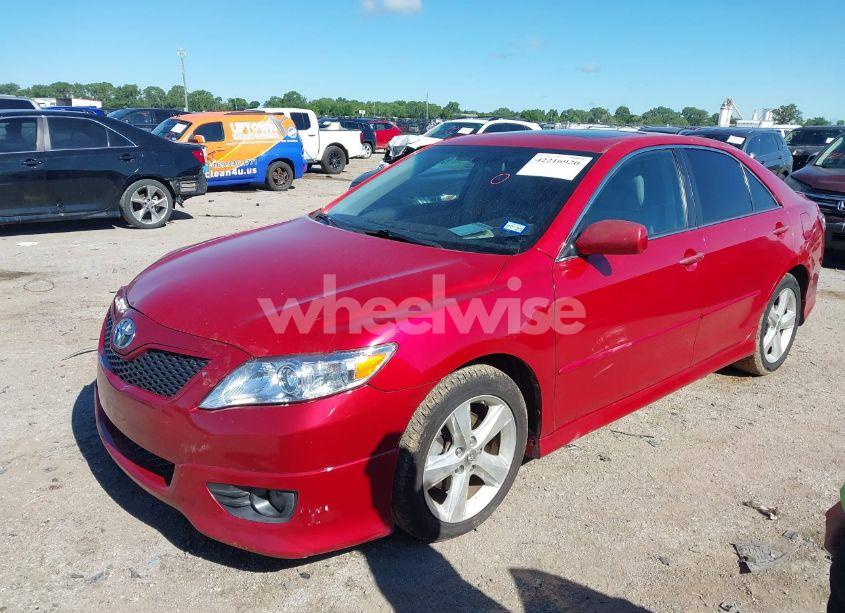 Photo 2 of 2011 Toyota Camry SE (VIN 4T1BF3EK4BU764847)