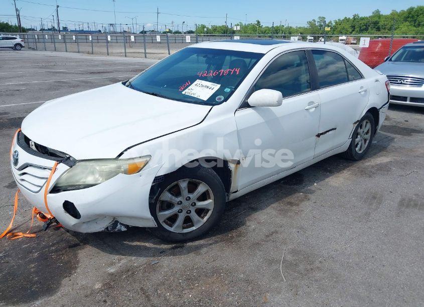 Photo 2 of 2011 Toyota Camry LE (VIN 4T1BF3EK4BU773872)