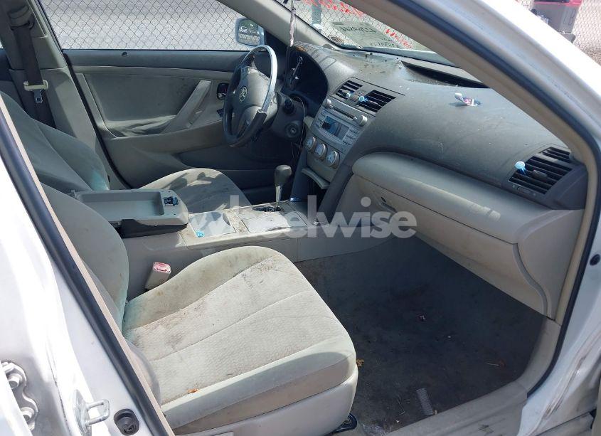 Photo 5 of 2011 Toyota Camry LE (VIN 4T1BF3EK4BU773872)