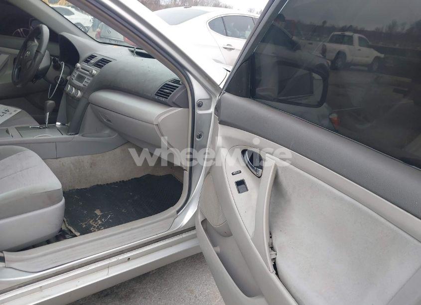 Photo 5 of 2010 Toyota Camry (VIN 4T1BF3EK5AU014582)