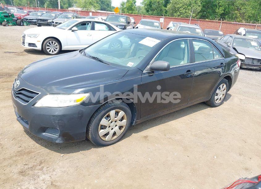 Photo 2 of 2010 Toyota Camry LE (VIN 4T1BF3EK5AU019393)