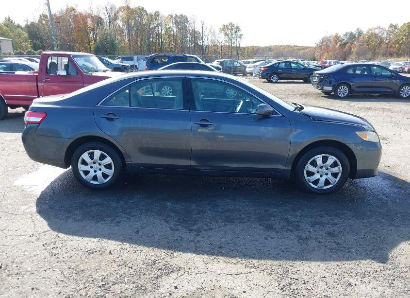 Photo 13 of 2010 Toyota Camry LE (VIN 4T1BF3EK5AU027364)