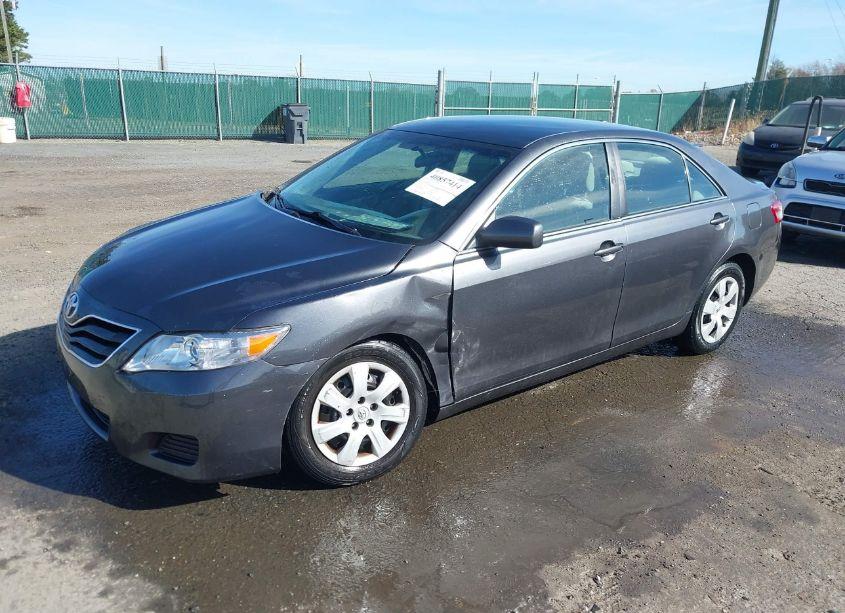 Photo 2 of 2010 Toyota Camry LE (VIN 4T1BF3EK5AU027364)