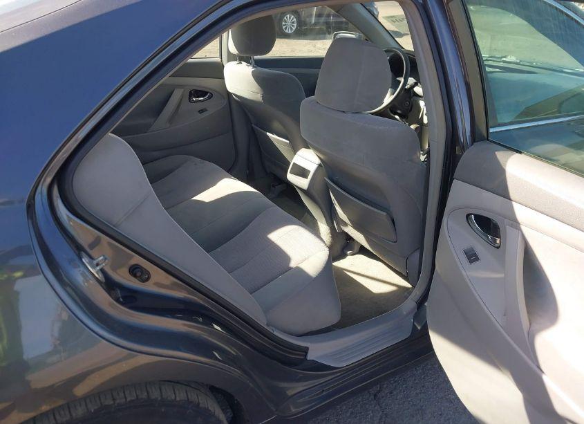 Photo 8 of 2010 Toyota Camry LE (VIN 4T1BF3EK5AU027364)