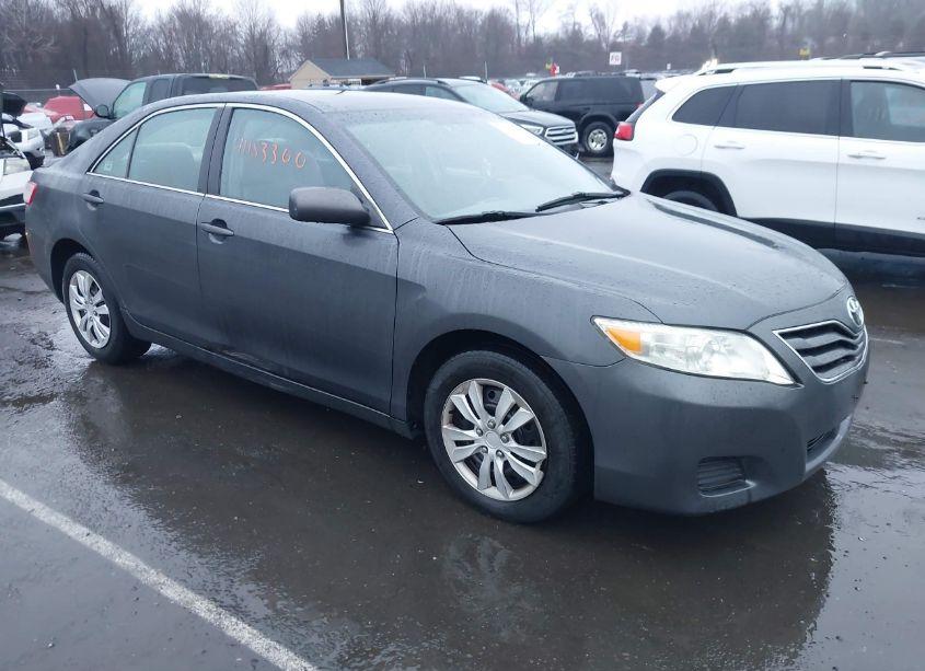 2010 Toyota Camry LE (VIN 4T1BF3EK5AU028255) main photo