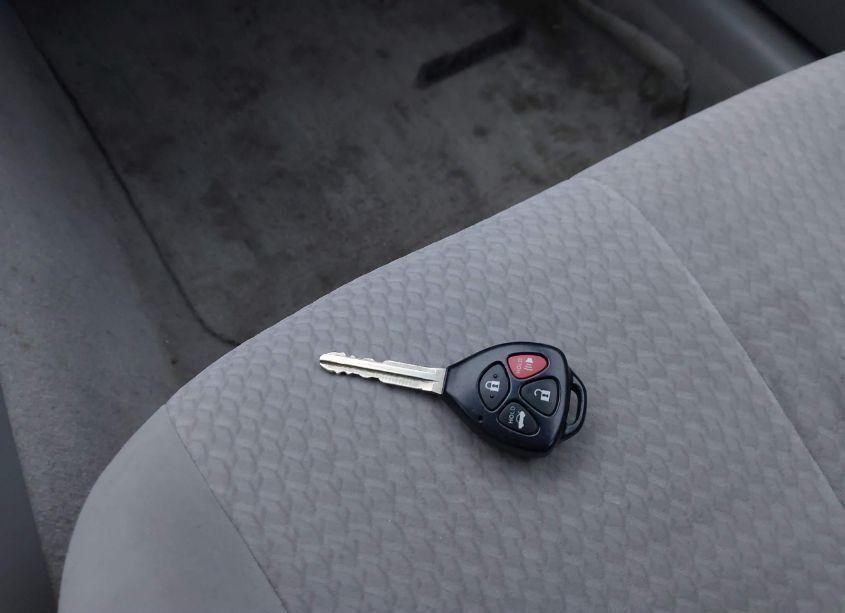 Photo 11 of 2010 Toyota Camry LE (VIN 4T1BF3EK5AU028255)