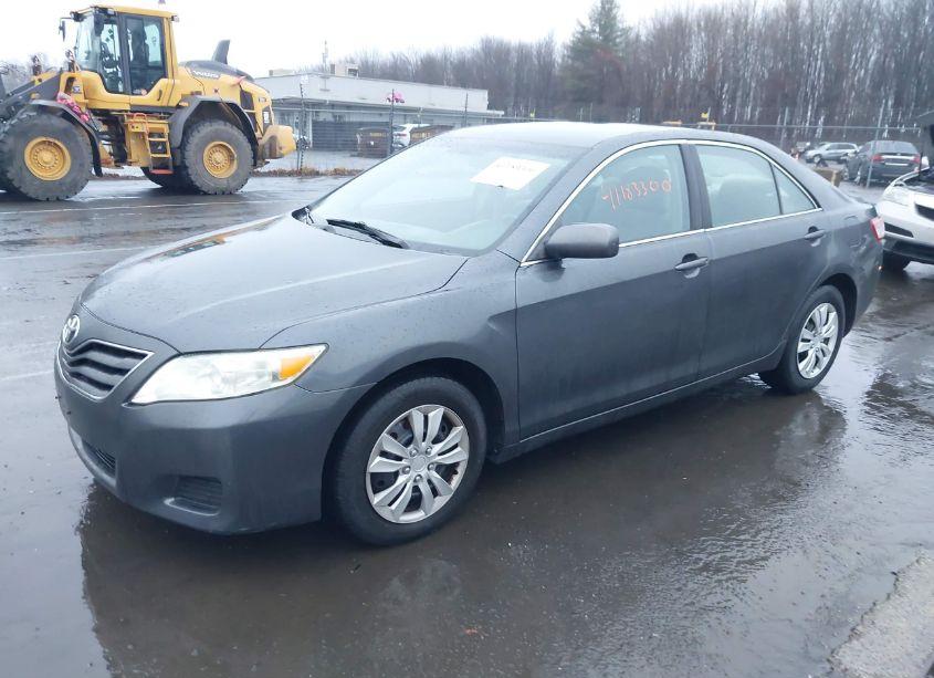 Photo 2 of 2010 Toyota Camry LE (VIN 4T1BF3EK5AU028255)