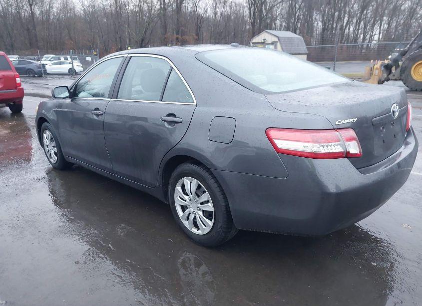Photo 3 of 2010 Toyota Camry LE (VIN 4T1BF3EK5AU028255)