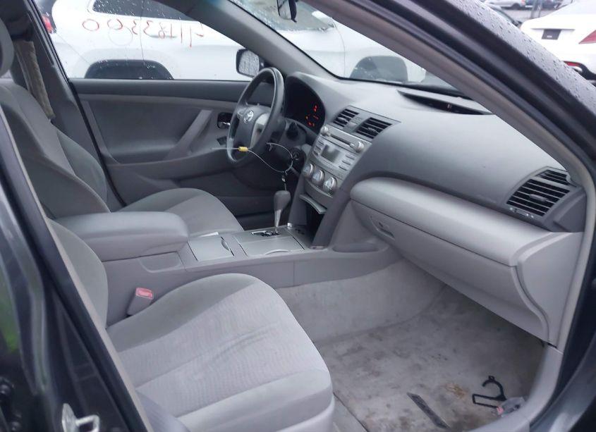 Photo 5 of 2010 Toyota Camry LE (VIN 4T1BF3EK5AU028255)