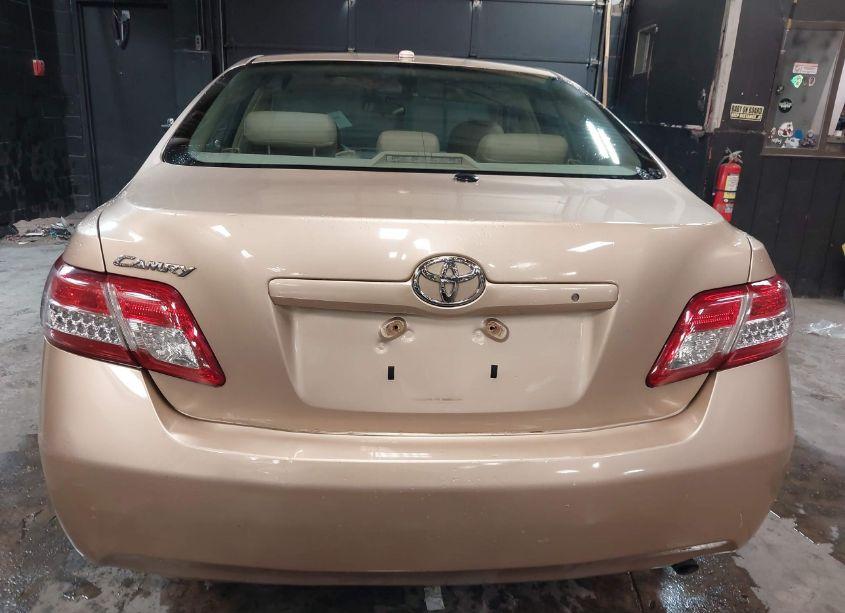 Photo 16 of 2010 Toyota Camry N/A (VIN 4T1BF3EK5AU036596)