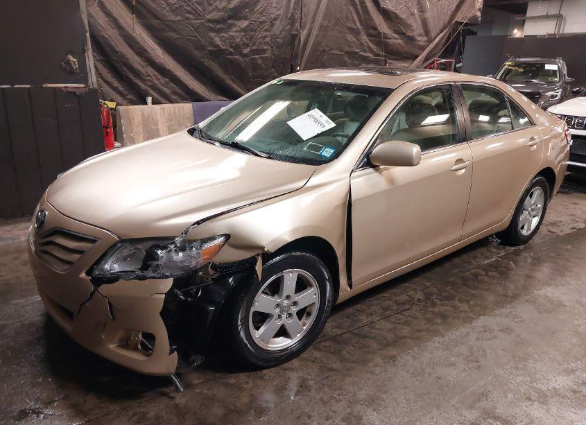 Photo 2 of 2010 Toyota Camry N/A (VIN 4T1BF3EK5AU036596)