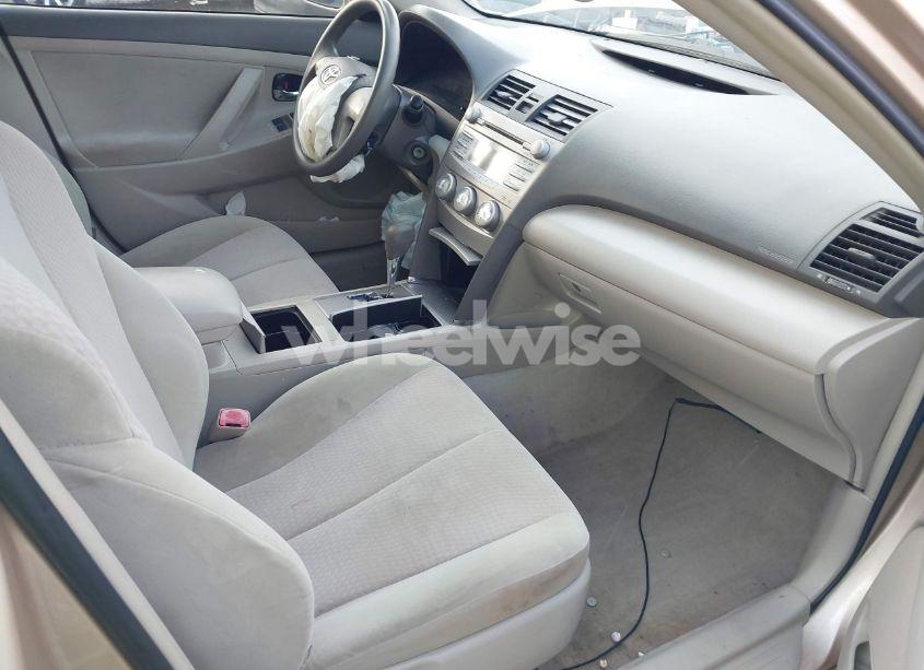 Photo 5 of 2010 Toyota Camry LE (VIN 4T1BF3EK5AU042687)